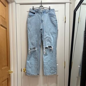 WOMENS ABERCROMBIE CURVE LOVE JEANS 32/14 w/ Ripped knees